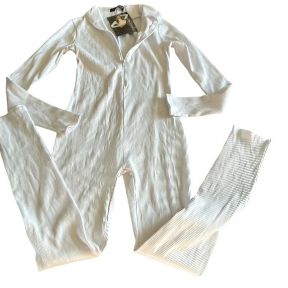 White jumpsuit,layering ,apres ski,bodycon sculpting,ribbed,mock neck,NWT”,125$ - Picture 12 of 15